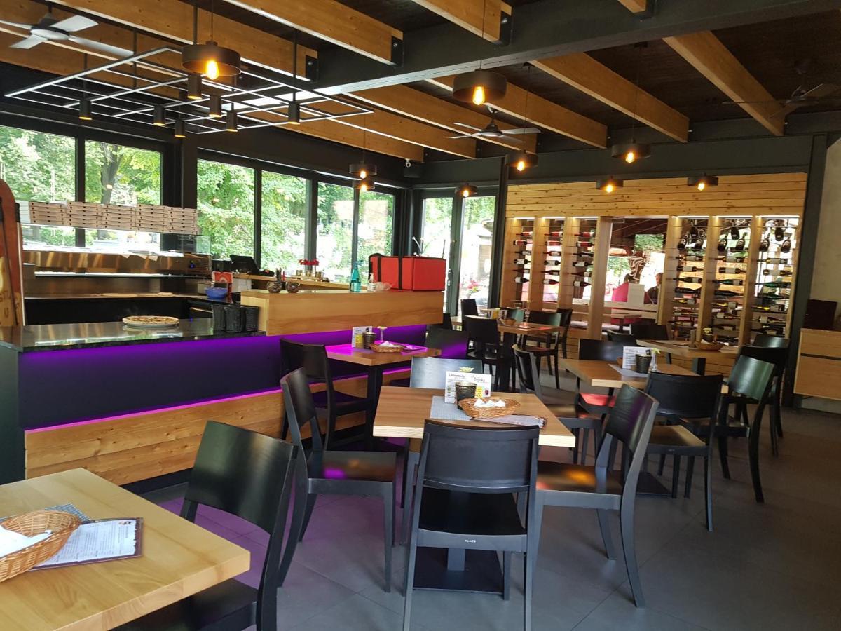 Apartman Centrum V Sukromi Restauracia U Jakuba Turócszentmárton Kültér fotó