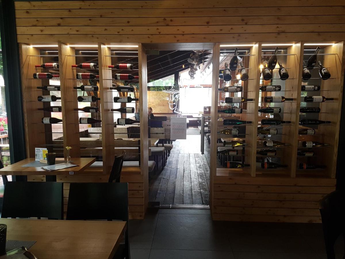 Apartman Centrum V Sukromi Restauracia U Jakuba Turócszentmárton Kültér fotó